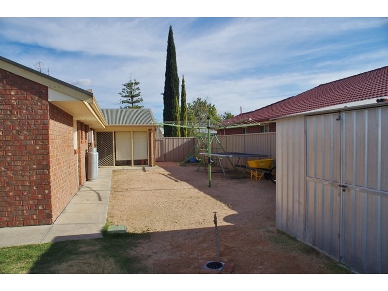 18 Railway Terrace, Renmark SA 5341