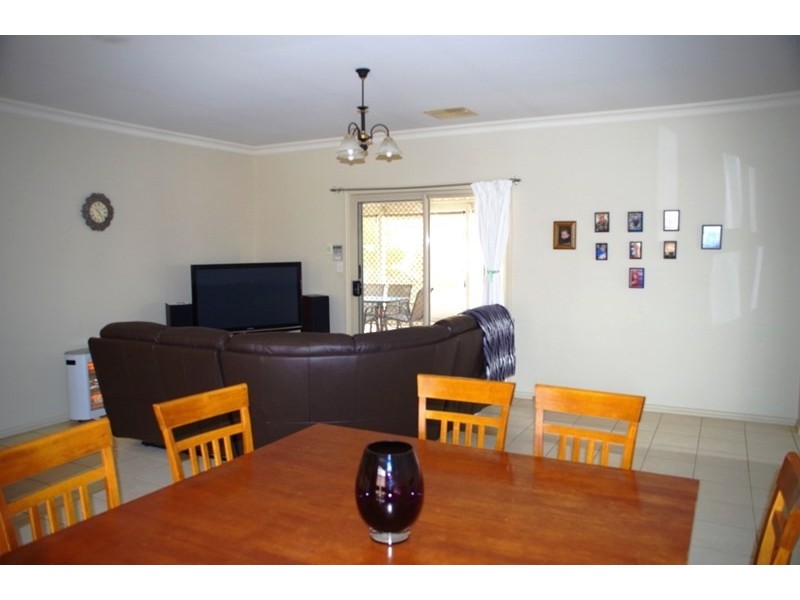 6 Flinders Street, Renmark SA 5341