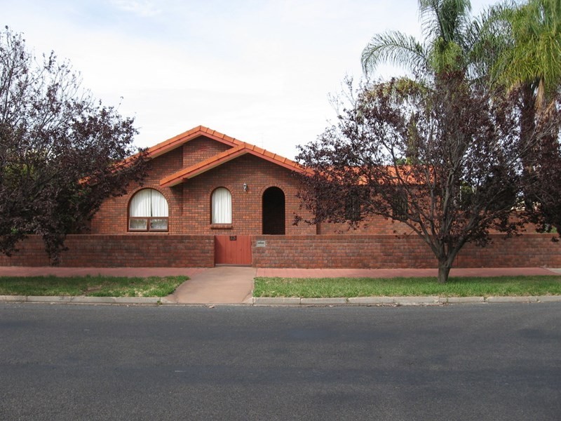 73 Murray Avenue, Renmark SA 5341