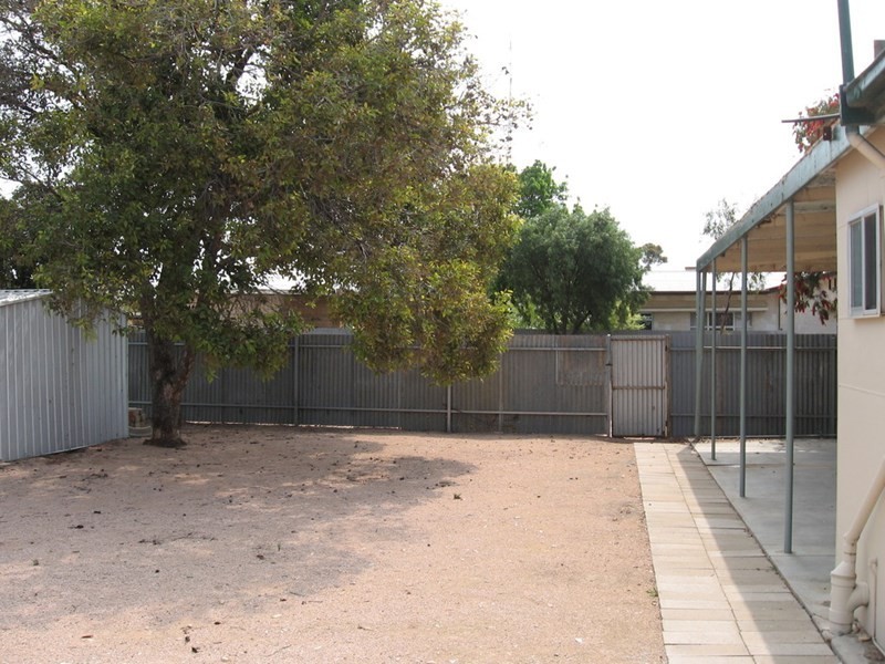 33 Seventeenth Street, Renmark SA 5341