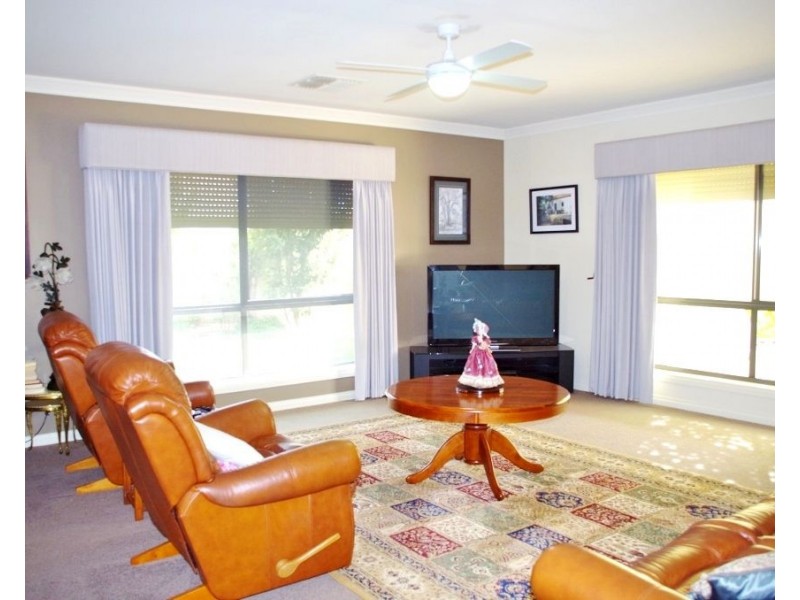 31 Flinders Street, Renmark SA 5341