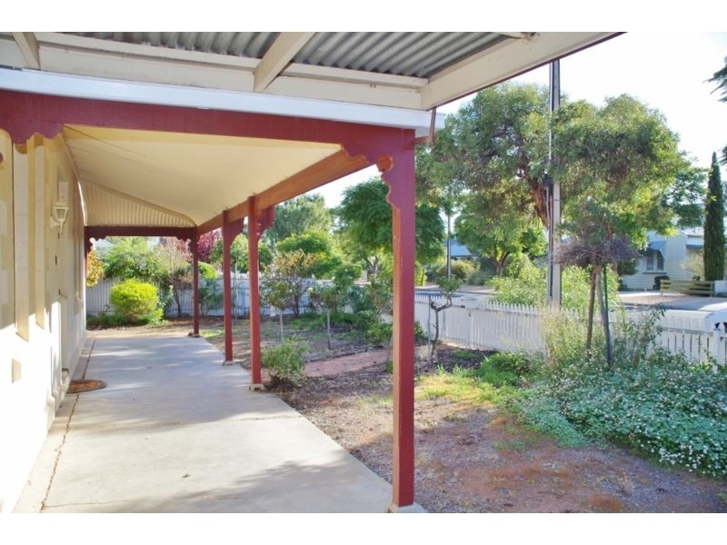33 Tenth Street, Renmark SA 5341