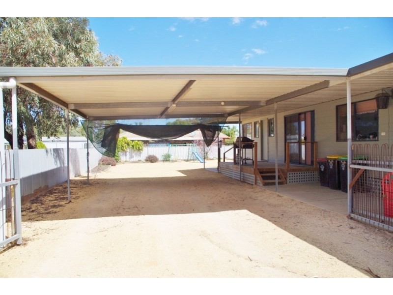 13 Twentieth Street, Renmark SA 5341