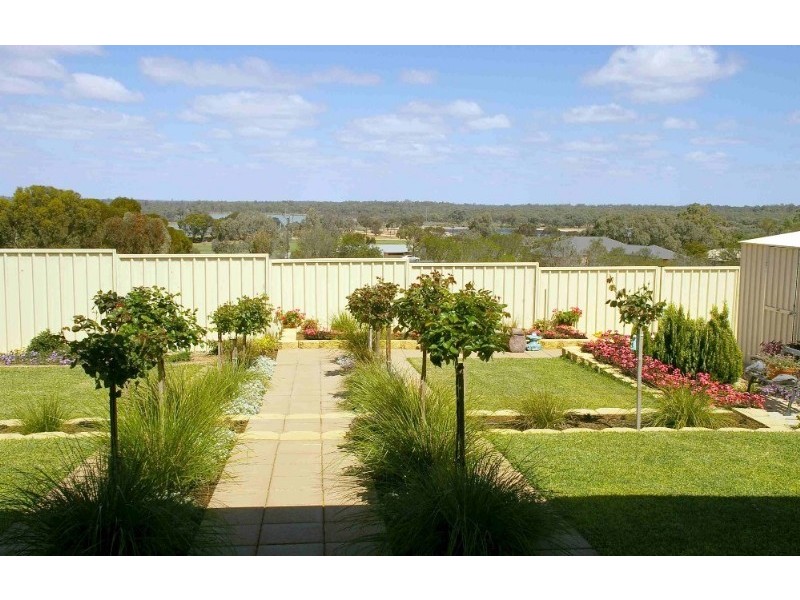 8 Eckermann Close, Paringa SA 5340