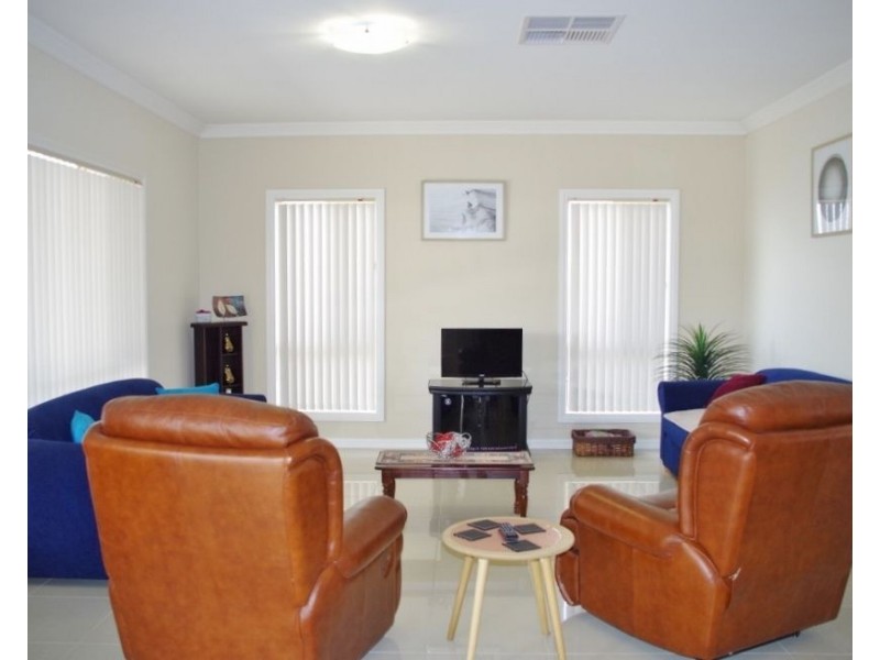 8 Pike Street, Paringa SA 5340