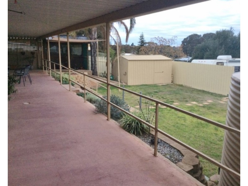 8 Stoeckel Terrace, Paringa SA 5340