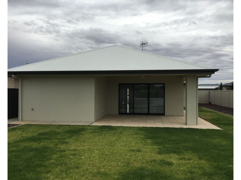 35 Barrington Street, Renmark SA 5341