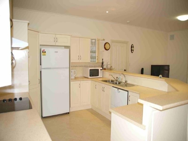 13 Downer Avenue, Lyrup SA 5343