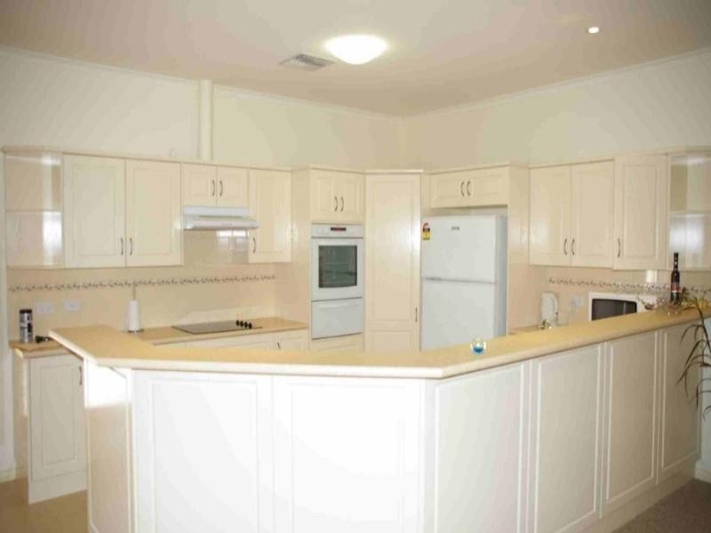 13 Downer Avenue, Lyrup SA 5343