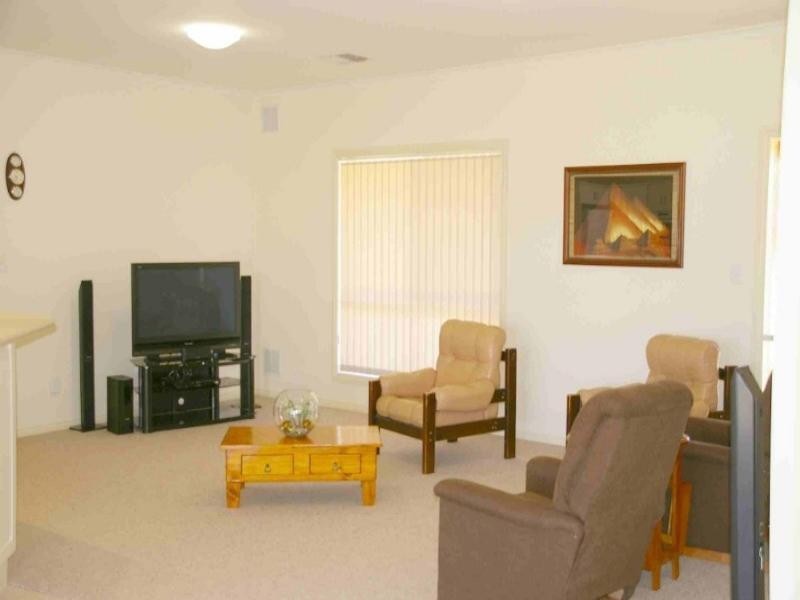 13 Downer Avenue, Lyrup SA 5343