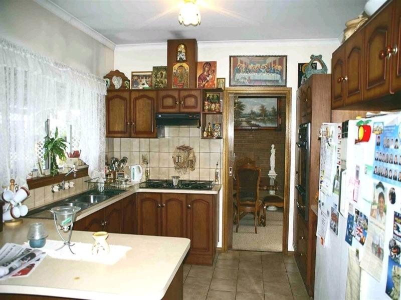 98 Brewarinna Street, Renmark SA 5341