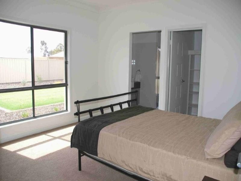 32 Flinders Street, Renmark SA 5341