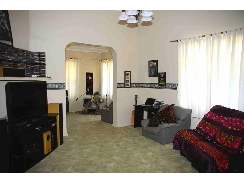 76 James Avenue, Renmark SA 5341