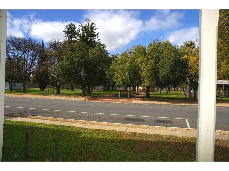 76 James Avenue, Renmark SA 5341