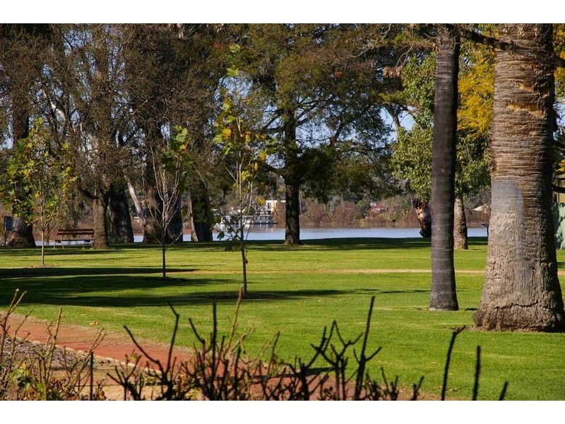 76 James Avenue, Renmark SA 5341
