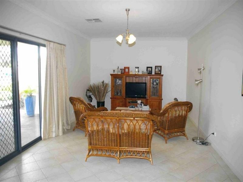 33 Cucumunga Street, Renmark SA 5341