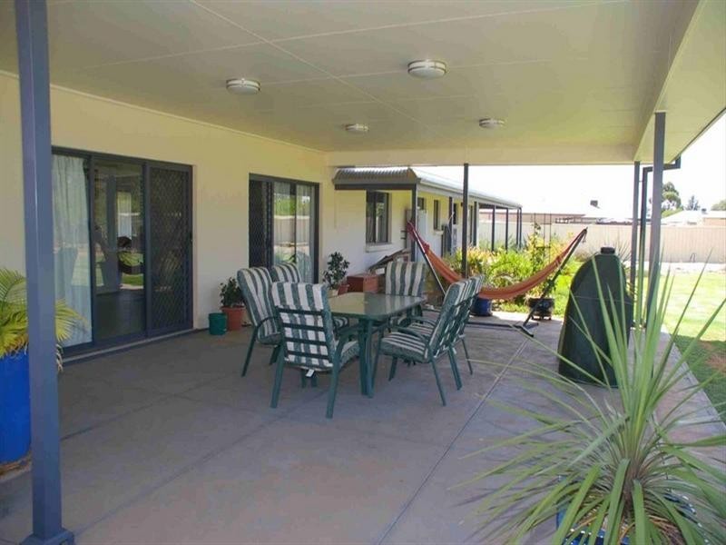 33 Cucumunga Street, Renmark SA 5341