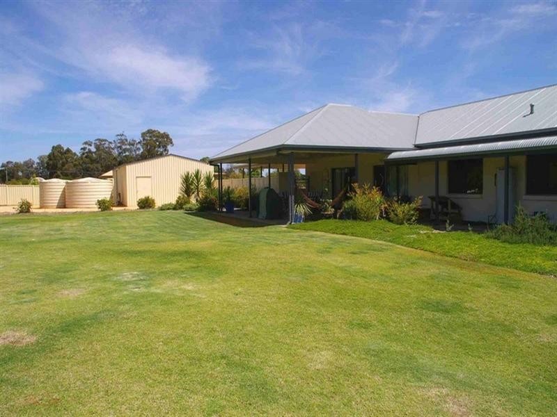 33 Cucumunga Street, Renmark SA 5341
