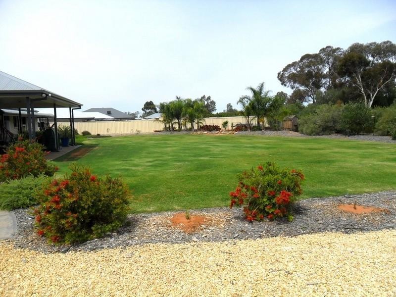 33 Cucumunga Street, Renmark SA 5341