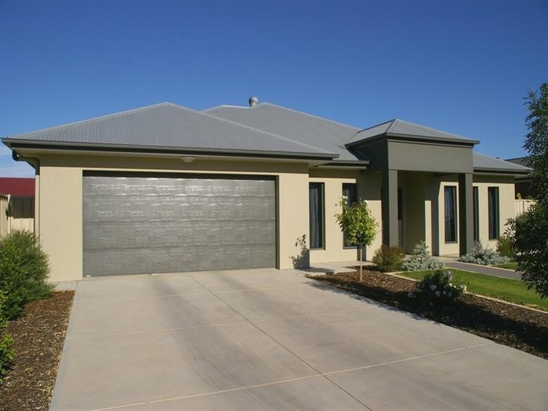 32 Flinders Street, Renmark SA 5341