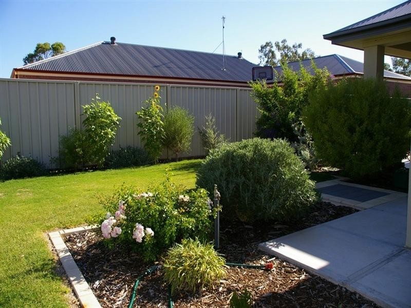 32 Flinders Street, Renmark SA 5341