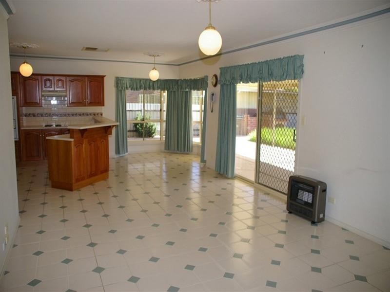 16 Cedar Avenue, Renmark SA 5341