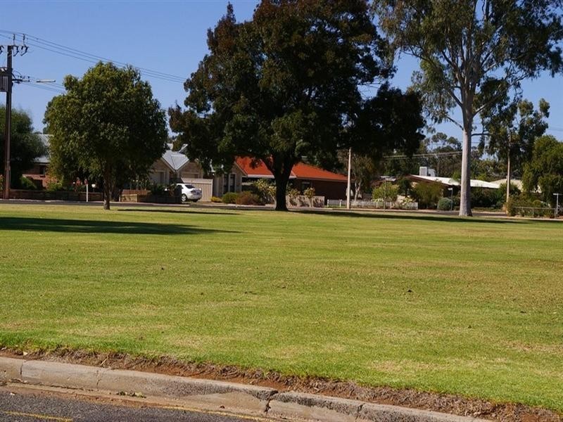 16 Cedar Avenue, Renmark SA 5341