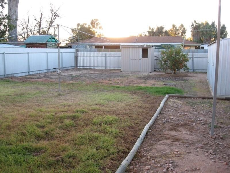 12 Belah Street, Renmark SA 5341