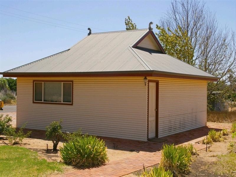422 Roper Street, Renmark SA 5341