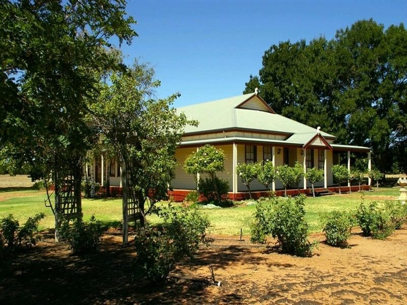 422 Roper Street, Renmark SA 5341