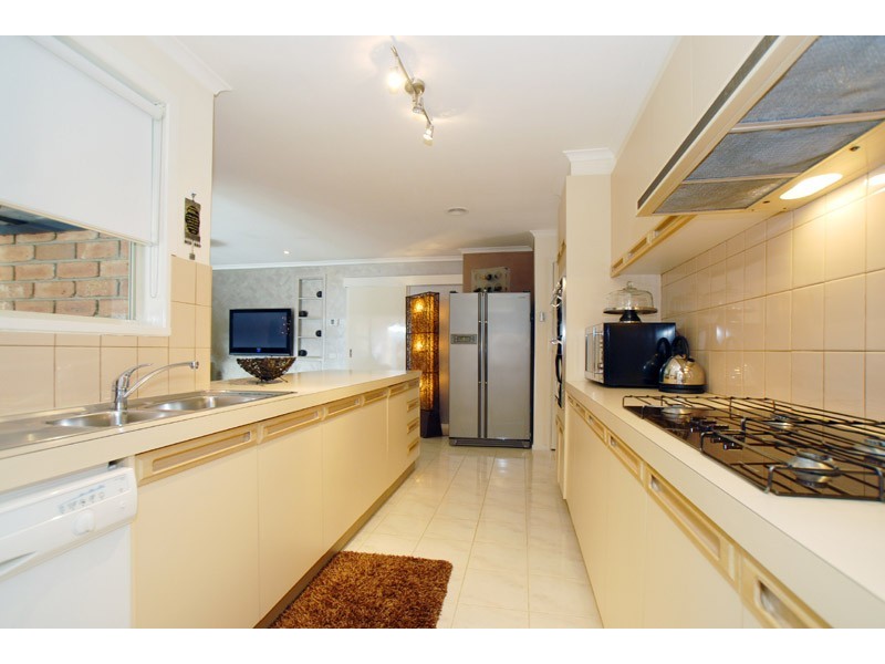 25 Brett Drive, Keysborough VIC 3173