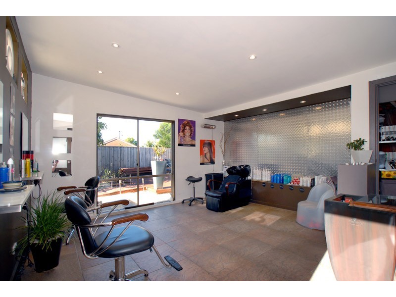 25 Brett Drive, Keysborough VIC 3173