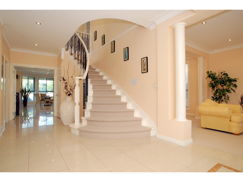 37 Macquarie Circle, Waterways VIC 3195