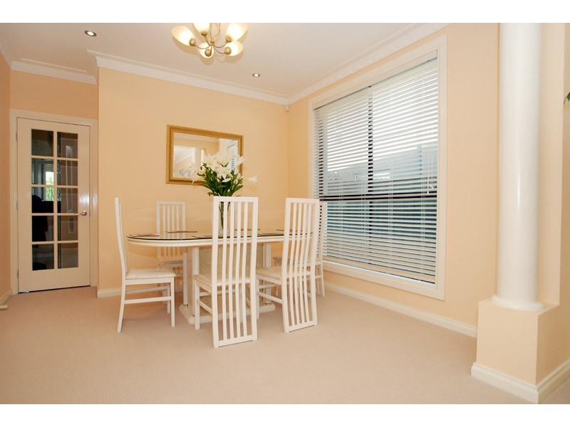 37 Macquarie Circle, Waterways VIC 3195