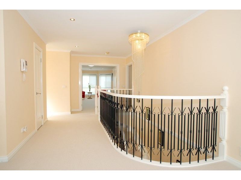 37 Macquarie Circle, Waterways VIC 3195