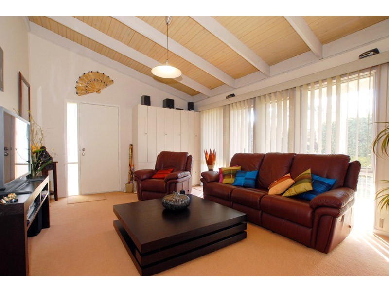 37 Nurten Parade, Aspendale Gardens VIC 3195