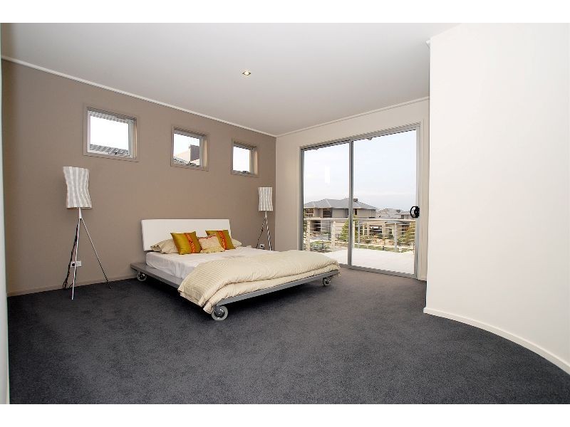 13 Burdekin Boulevard, Waterways VIC 3195