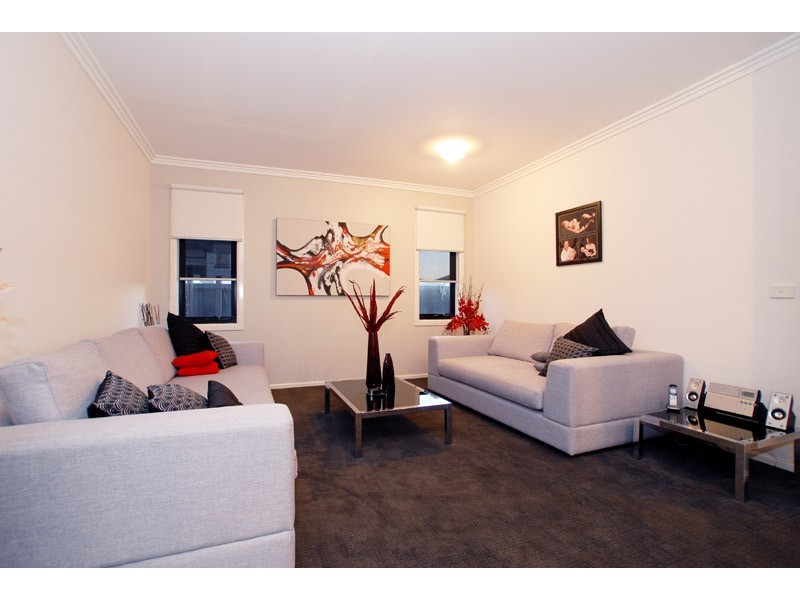 9 Coorong Circle, Waterways VIC 3195