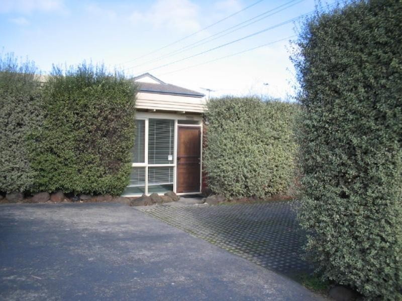 2/138 Warrigal Road, Mentone VIC 3194
