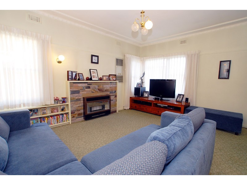 13 Barker Street, Cheltenham VIC 3192