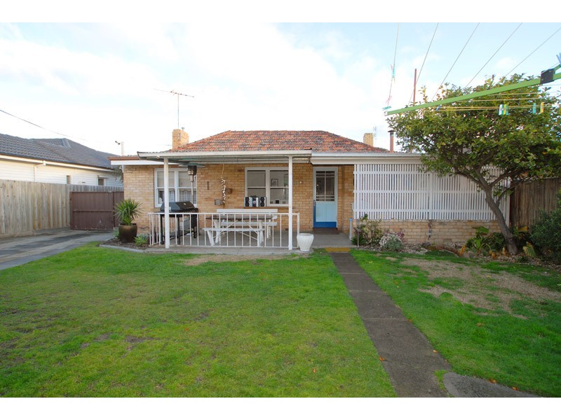 13 Barker Street, Cheltenham VIC 3192