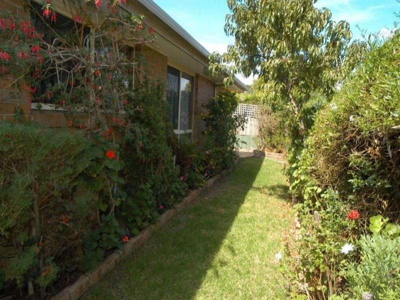 2/4 Helmich Court, Aspendale Gardens VIC 3195