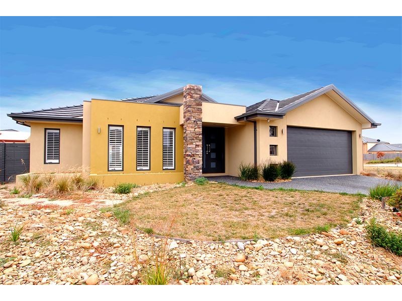 7 Burdekin Boulevard, Waterways VIC 3195