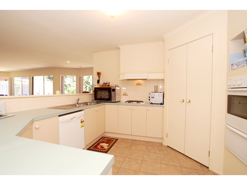 3 Sutherland Avenue, Aspendale Gardens VIC 3195