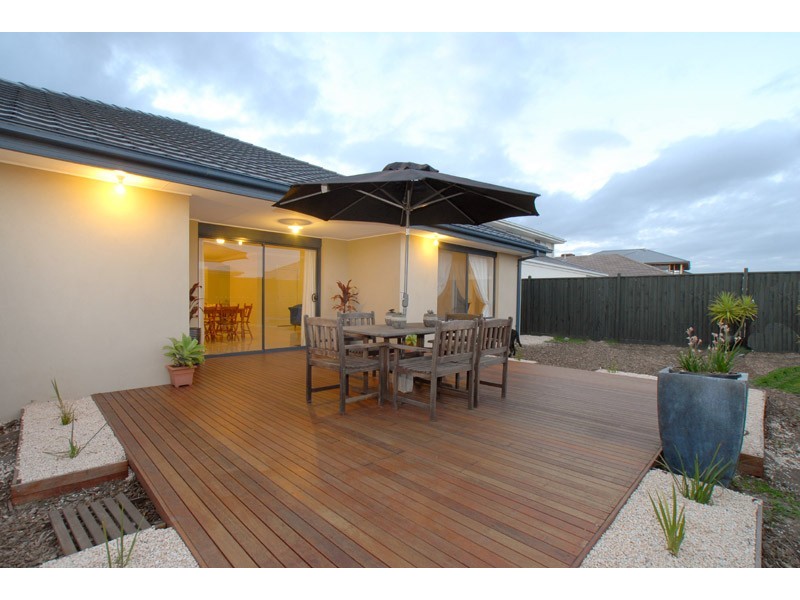 10 Coorong Circle, Waterways VIC 3195
