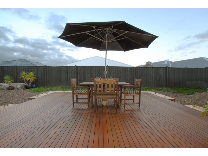 10 Coorong Circle, Waterways VIC 3195