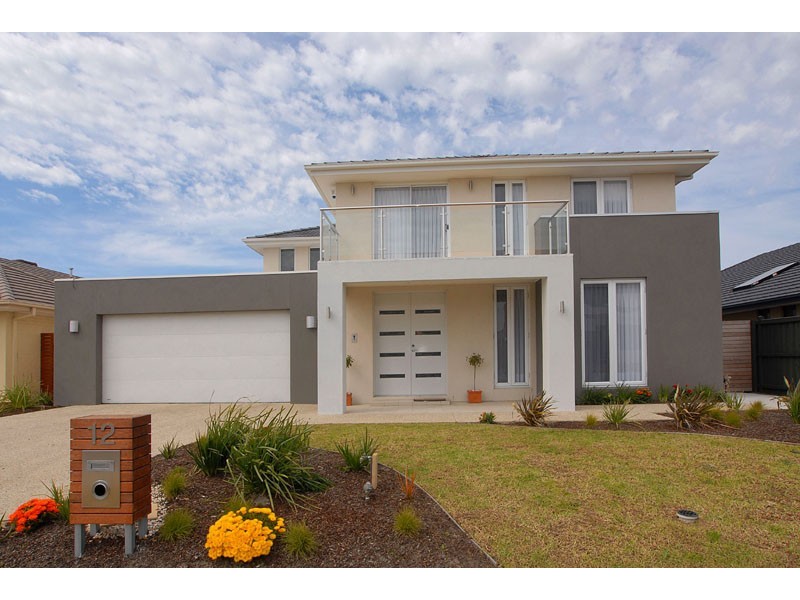 12 Coorong Cirlcle, Waterways VIC 3195