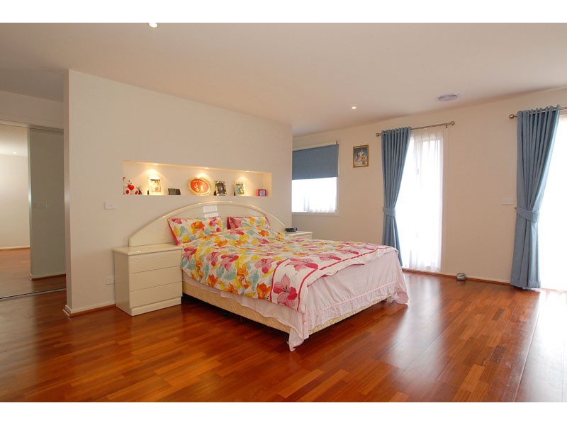12 Coorong Cirlcle, Waterways VIC 3195