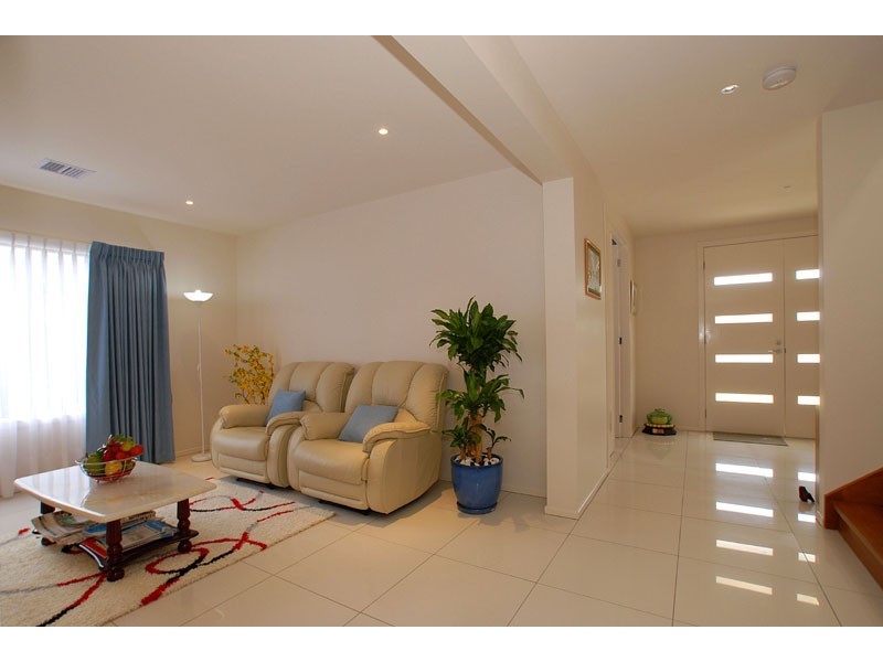 12 Coorong Cirlcle, Waterways VIC 3195