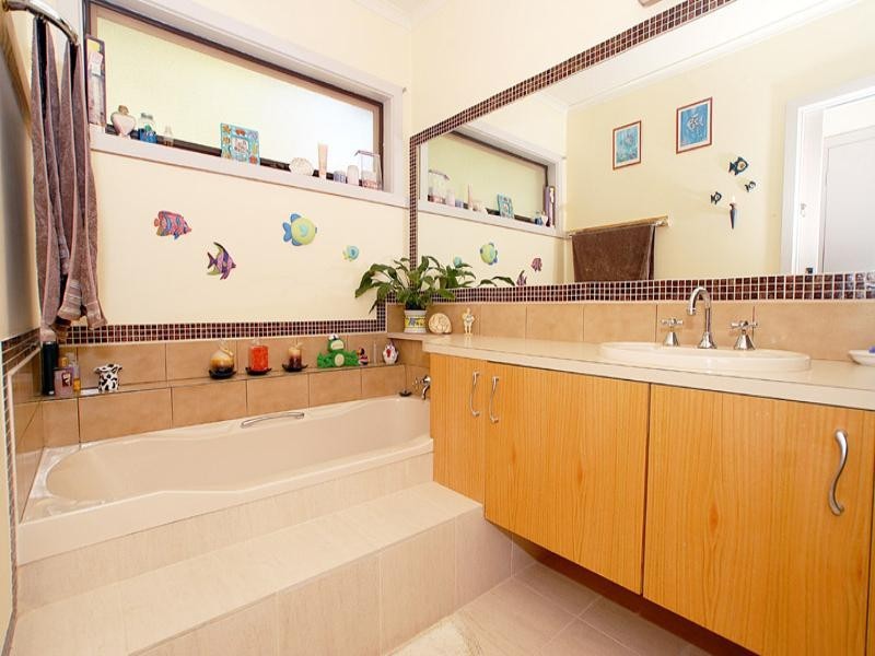 47 Howard Road, Dingley Village VIC 3172